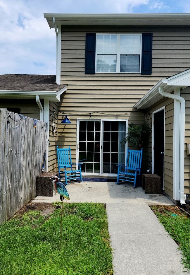 Building Photo - Welcome to our charming townhouse in Pelle...