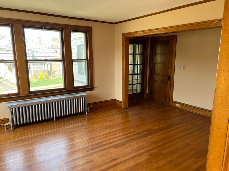 Building Photo - 1145 Boulevard