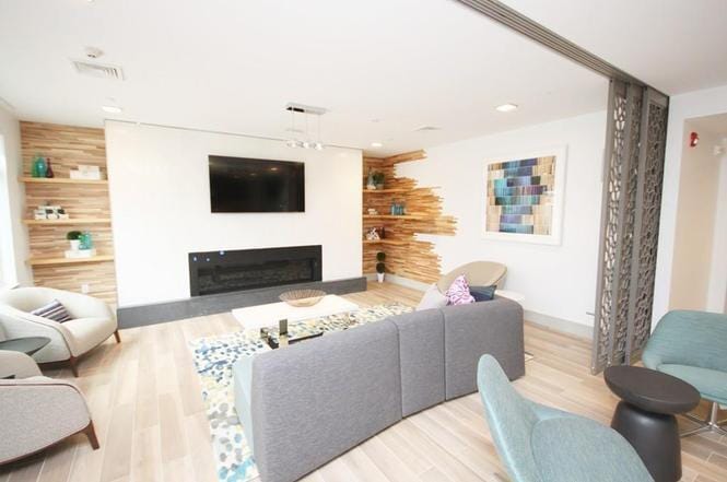 Building Photo - 180 Telford St