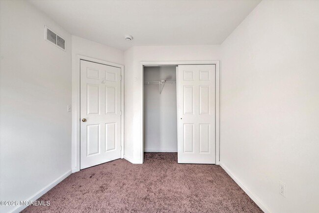 Building Photo - 6 Esplanade Way