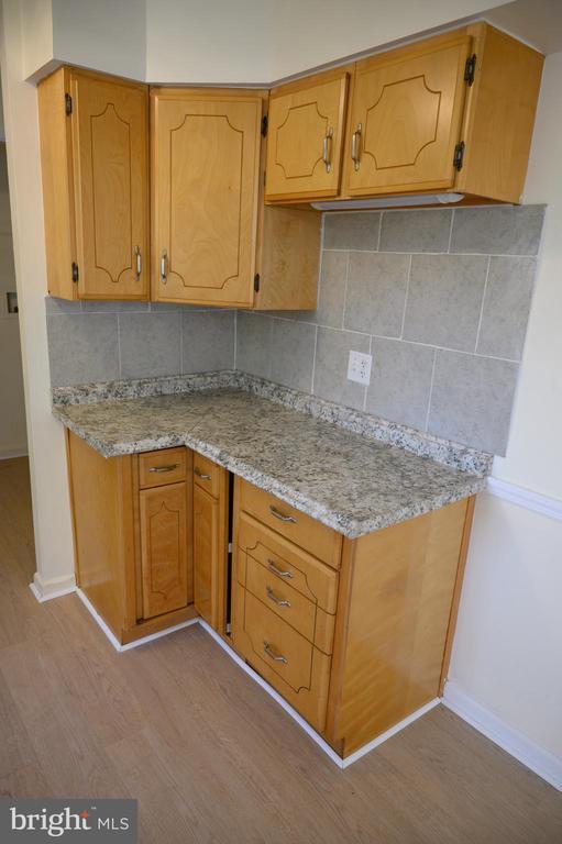 Building Photo - 948 Homeland Dr