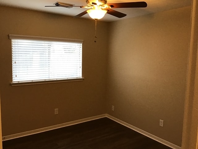 Building Photo - 1703 Oak Valley Dr