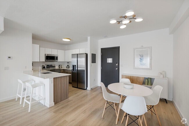 1BR, 1BA - The Rexleigh