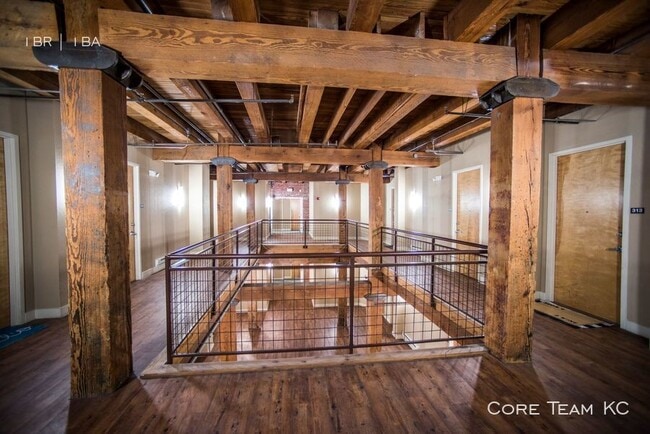 Building Photo - 204 Walnut St