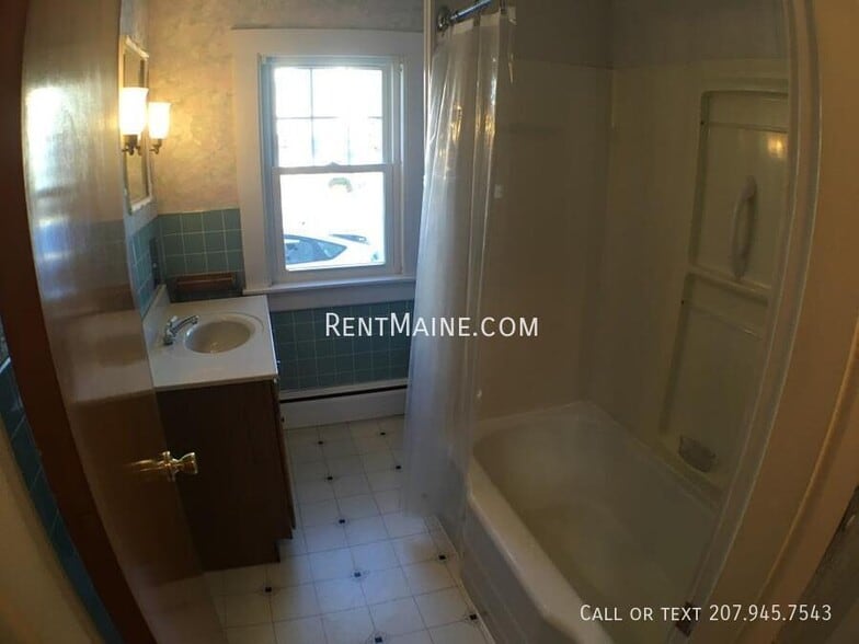 Building Photo - 36 Western Ave