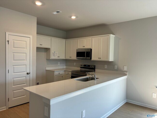 Building Photo - 15378 GRAYSON CIR