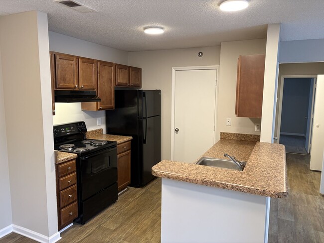 Building Photo - 2411 Hill St