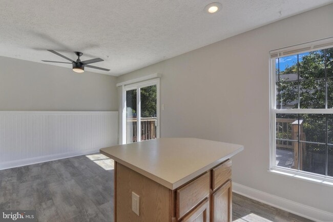 Building Photo - 27 Cutter Cove Ct