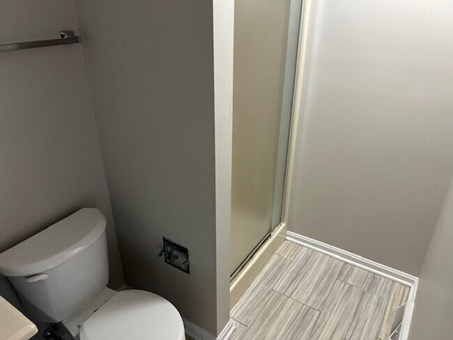 Building Photo - Spacious 2BR/2.5BA Condo in a Quiet HOA Community