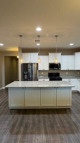 Building Photo - 13603 W Remuda Dr