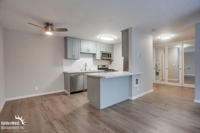 Building Photo - Upgraded 1Bdm 1Ba Condo in Beautiful Del Mar!