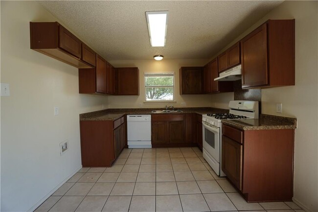 Building Photo - 112 Creekside Dr