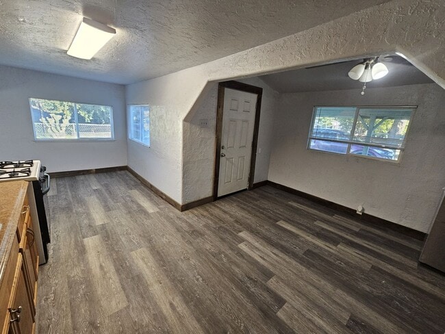 Building Photo - Charming 2/1 Home For Rent in Gerber!