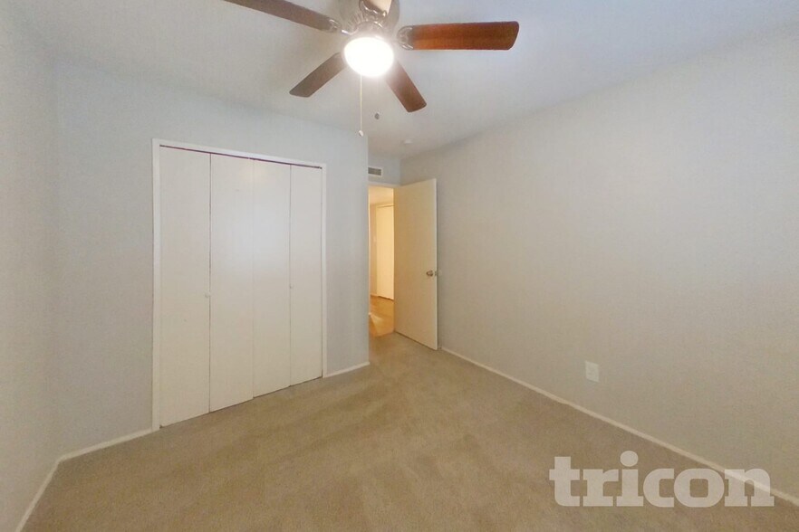 Building Photo - 10022 Deer Hollow Dr