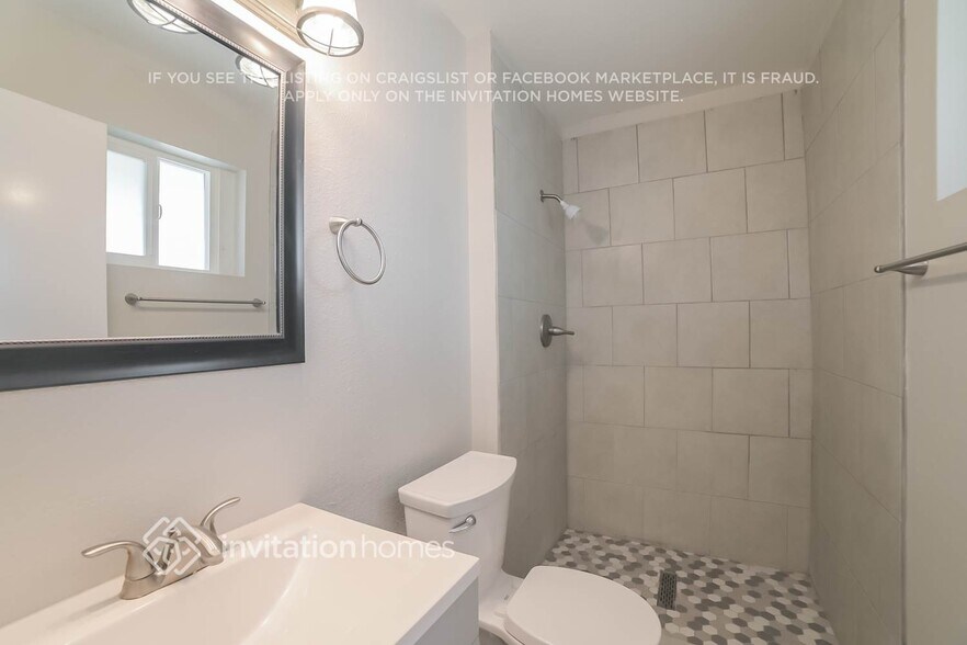 Building Photo - 11447 N 43rd Dr