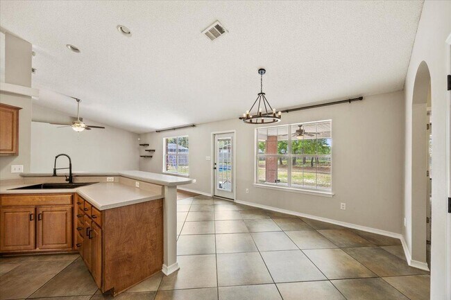 Building Photo - 1922 Coral St