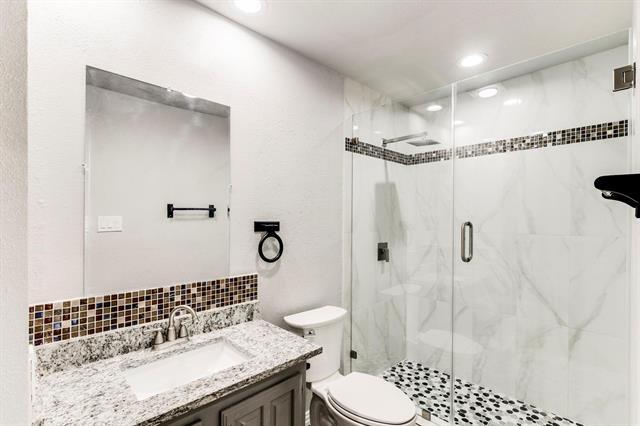 Building Photo - 3002 Rockett Dr