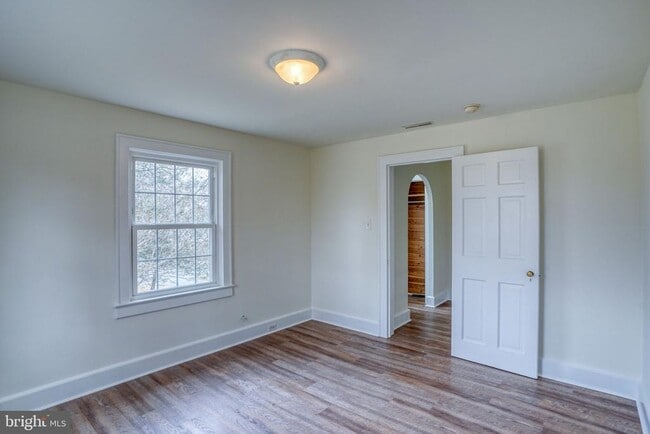 Building Photo - 1031 S Dupont Blvd