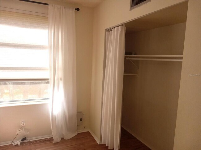 Building Photo - 2331 Finlandia Ln