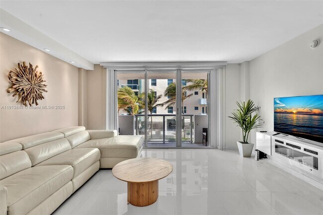 Building Photo - 9195 Collins Ave