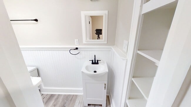 Building Photo - 1022 Oakdale Rd