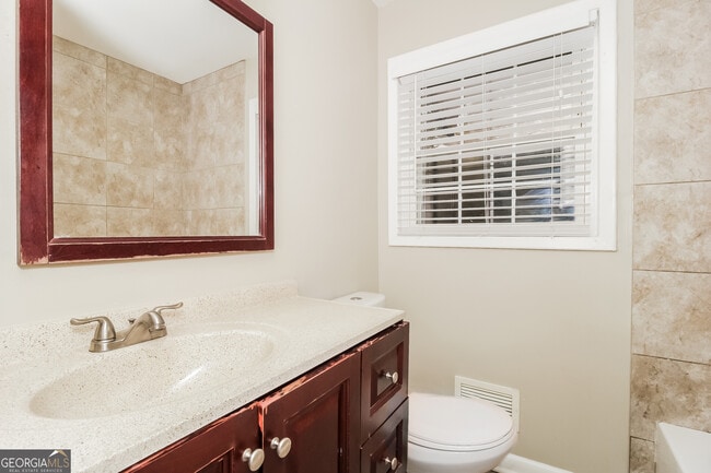 Building Photo - 5550 Longmeadow Ln