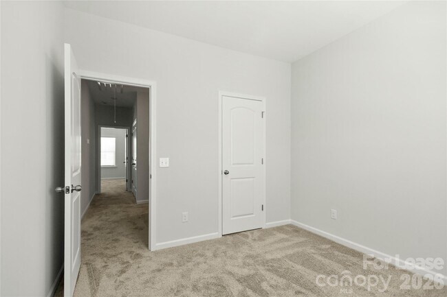 Building Photo - 7113 Brookview Ln