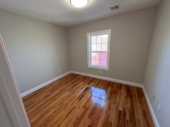 Building Photo - 41 Darina Pl