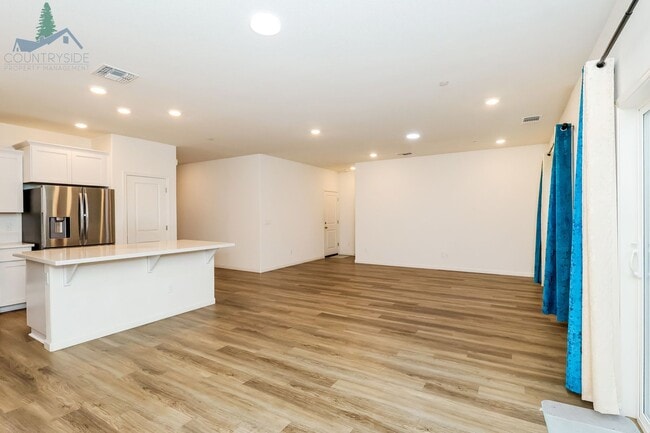 Building Photo - 577 Bedfordshire Dr