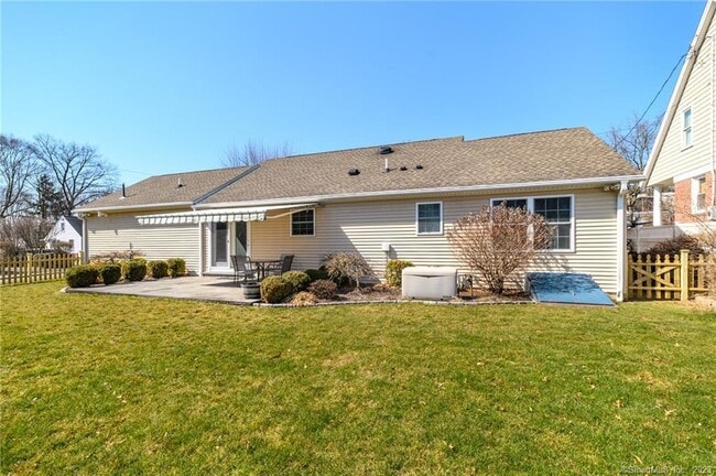 Building Photo - 217 Highlawn Rd