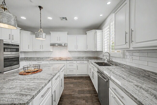 Building Photo - 5103 S Moccasin Trail