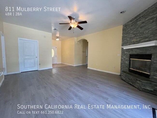 Building Photo - 811 Mulberry St
