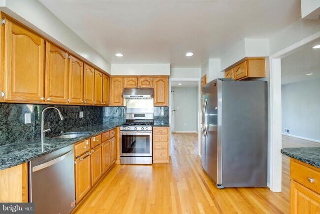 Building Photo - 1208 Forestwood Dr