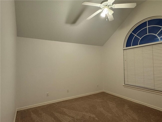 Building Photo - 285 Carrington Ave