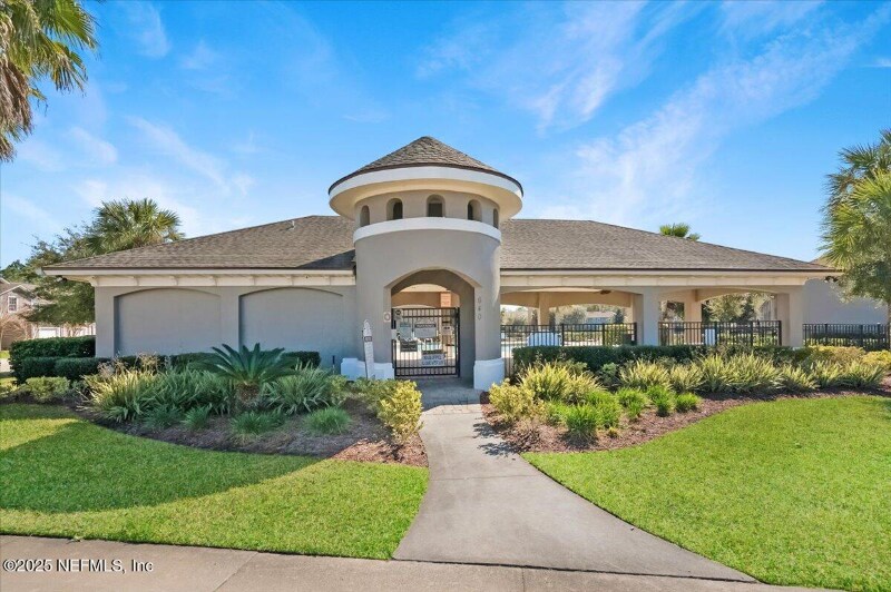 Building Photo - 230 Scrub Jay Dr