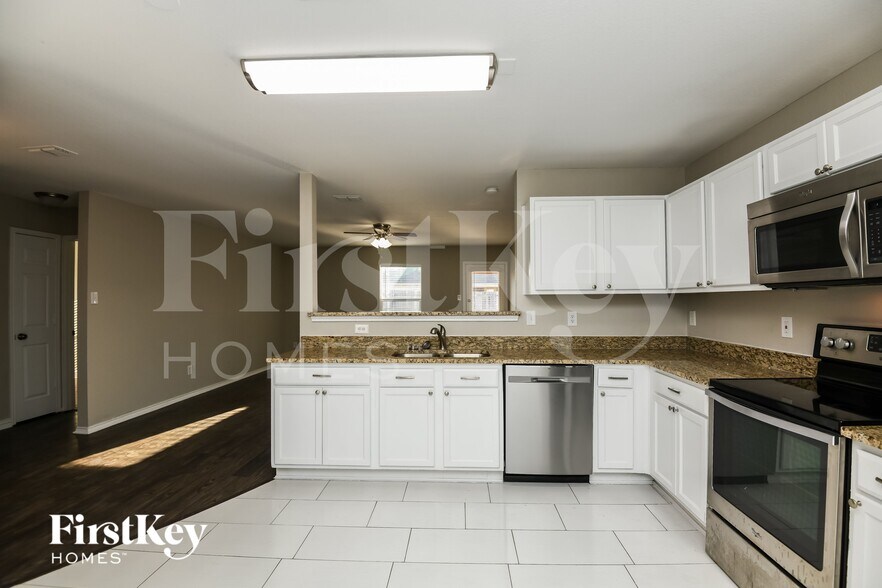 Building Photo - 9021 Cheswick Dr