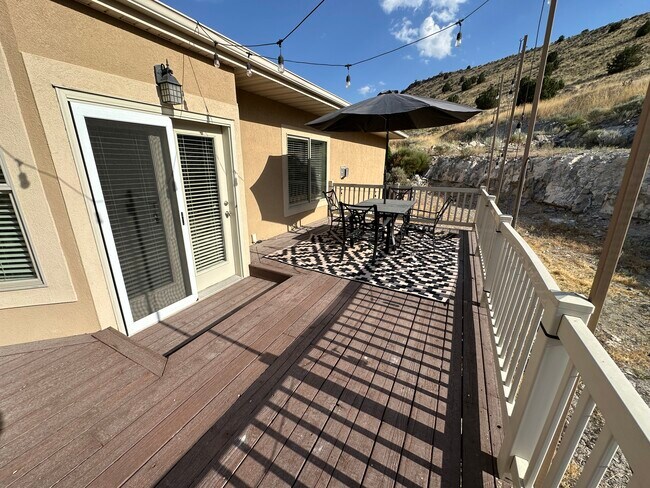 Building Photo - Wyatt Earp Ave - Single Family HOme