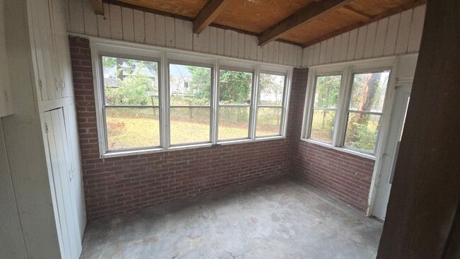 Building Photo - lonsford1575-1577