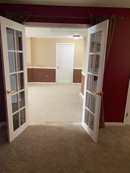 Building Photo - 46416 Springwood Ct