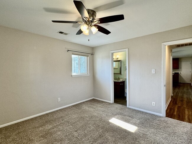 Building Photo - READY 08-26-25!! 3-Bedroom Ranch W/Fenced ...
