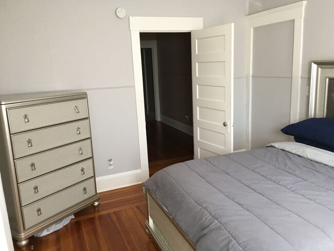 Building Photo - Spacious State St 1BR - Near Yale SOM