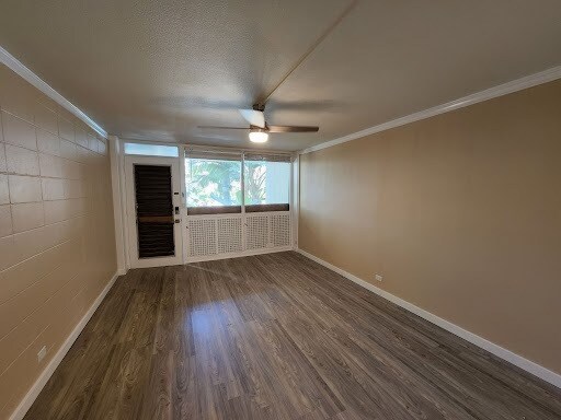 Building Photo - 425 Ena Rd