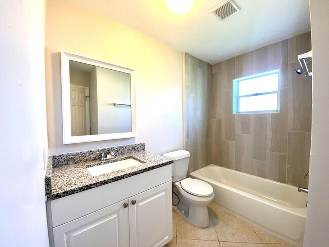 Building Photo - 4557 W Alhambra Cir