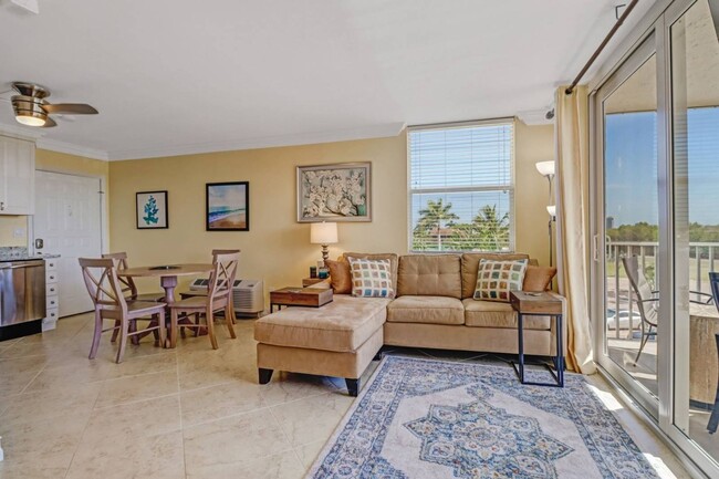 Building Photo - Charming Studio Condo in Bonita Springs