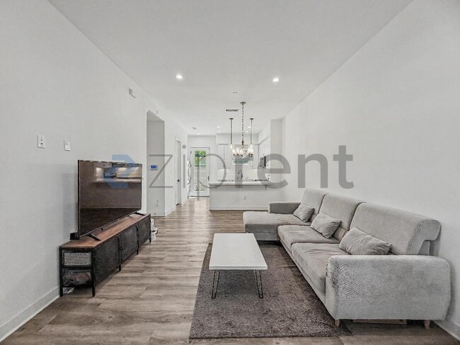 Building Photo - Unit