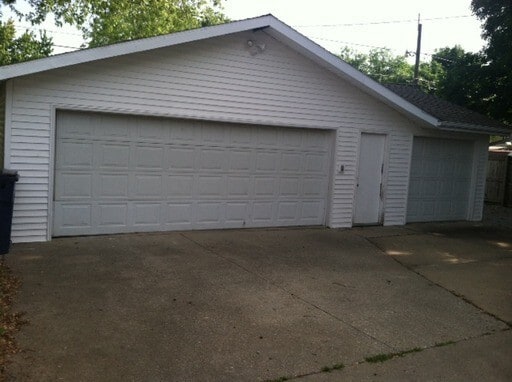 Building Photo - Great home, lots of space, fully updated, ...