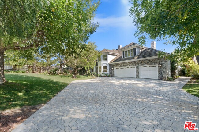 Building Photo - 5958 Busch Dr