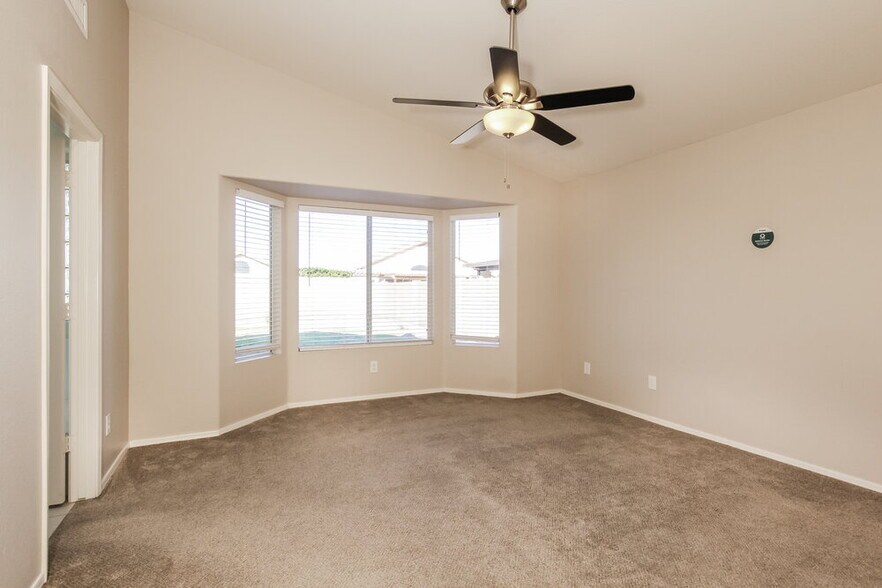 Building Photo - 12218 W Cambridge Ave