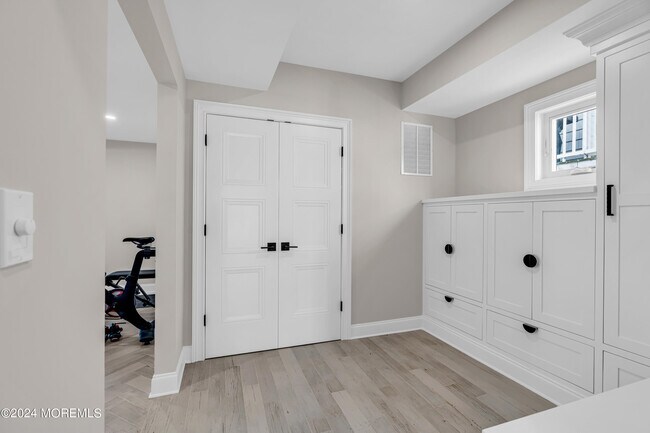 Building Photo - 3574 Ocean Terrace