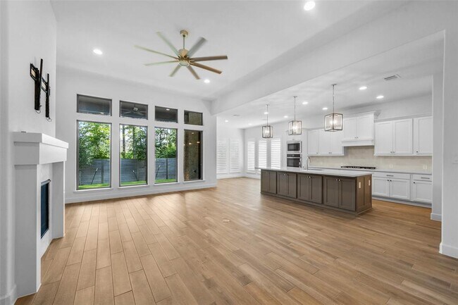 Building Photo - 706 Carina Gaze Ct